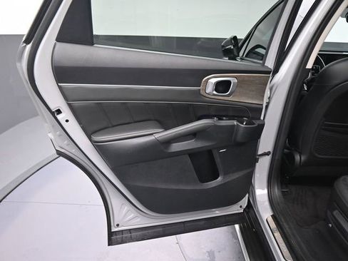 Used 2022 Kia Sorento SX Prestige image 15