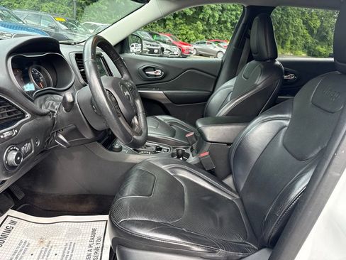 Used 2019 Jeep Cherokee Limited AWD/4WD image 9
