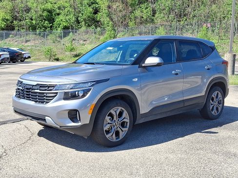 Used 2026 Kia Seltos LX FWD image 3