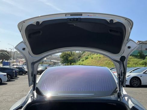 Used 2017 Tesla Model 3 Long Range image 9