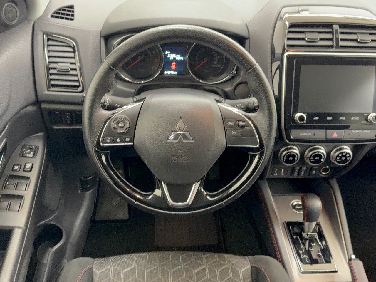 Used 2025 Mitsubishi Outlander Sport LE AWD/4WD image 10