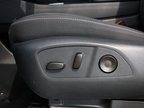 Used 2024 Chevrolet Traverse LT image 23