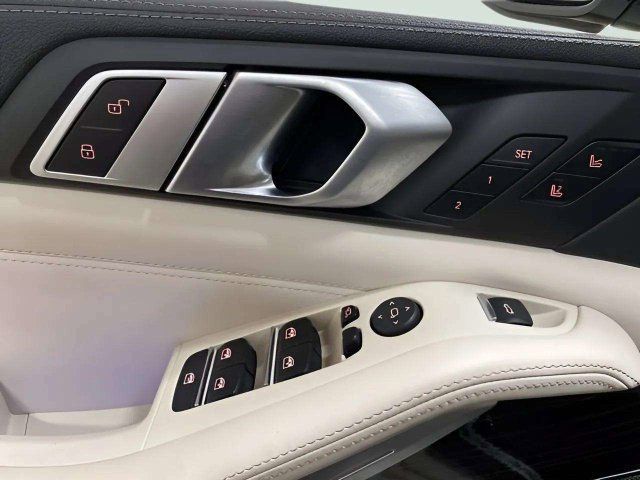 Used 2020 BMW X5 sDrive40i w/ M Sport Package RWD image 28