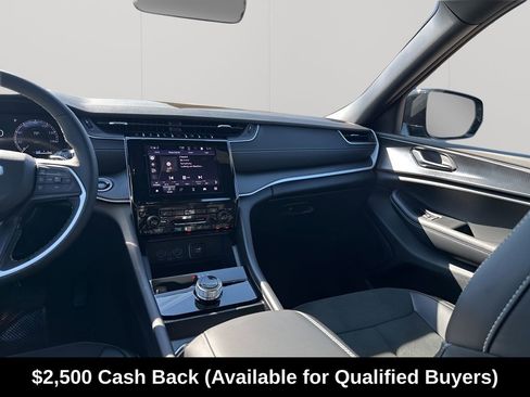 New 2025 Jeep Grand Cherokee L Altitude RWD image 29