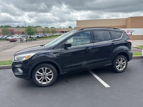 Used 2018 Ford Escape SE w/ SE SYNC Package AWD/4WD image 12