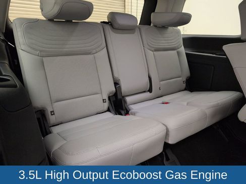 Used 2025 Ford Expedition Platinum w/ Platinum Ultimate Package AWD/4WD image 17