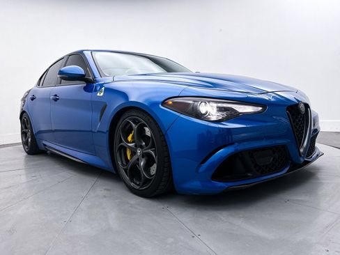 Used 2018 Alfa Romeo Giulia Quadrifoglio w/ Driver Assist Dynamic Package image 13