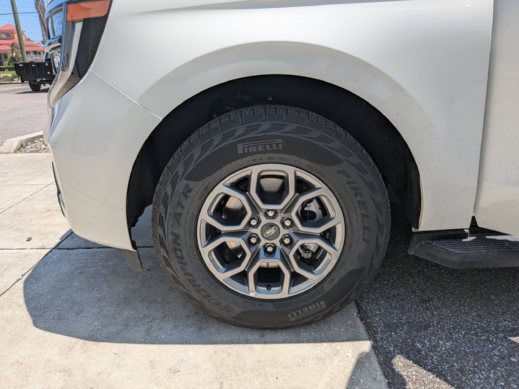 Certified 2025 Ford Expedition Active AWD/4WD image 31