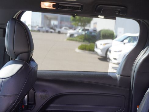 Used 2025 Toyota Sienna Platinum AWD/4WD image 14