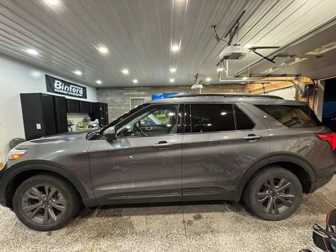 Used 2021 Ford Explorer XLT w/ Equipment Group 202A AWD/4WD image 2