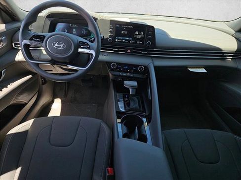 New 2026 Hyundai Elantra Hybrid FWD image 10