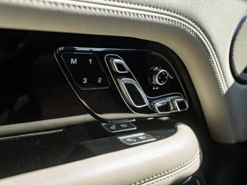 Used 2020 Land Rover Range Rover HSE image 47