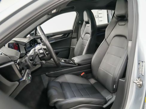 Used 2025 Porsche Panamera 4 E-Hybrid AWD/4WD image 5