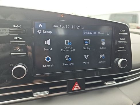 Used 2022 Hyundai Elantra SEL w/ Convenience Package FWD image 26