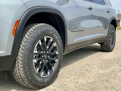 New 2026 Chevrolet Traverse Z71 AWD/4WD image 16