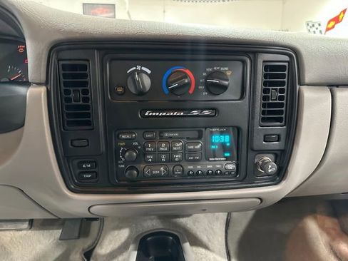 Used 1996 Chevrolet Impala SS image 14