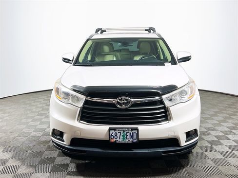 Used 2014 Toyota Highlander XLE image 3