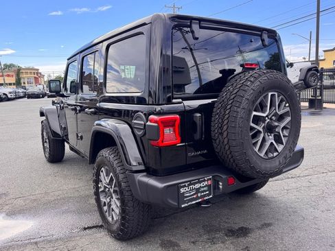 New 2026 Jeep Wrangler Unlimited Sahara AWD/4WD image 5