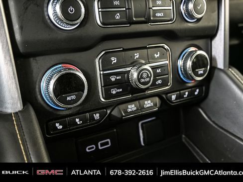 Used 2024 GMC Yukon SLT image 16