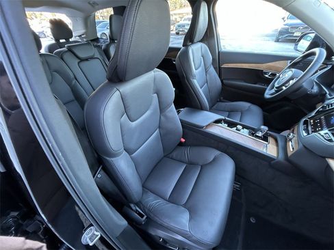 Certified 2023 Volvo XC90 B5 Plus image 26