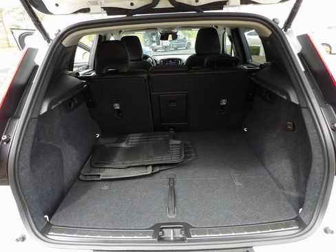 New 2025 Volvo XC40 B5 Plus w/ Protection Package Premier image 13