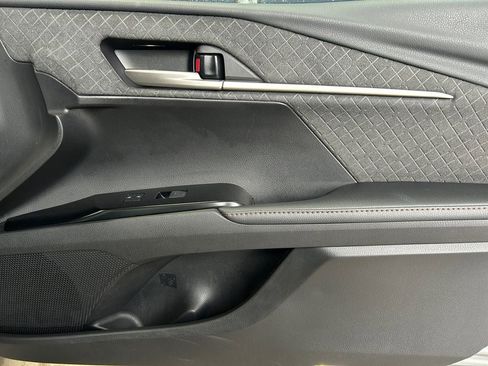 Used 2025 Toyota Camry XLE AWD/4WD image 25