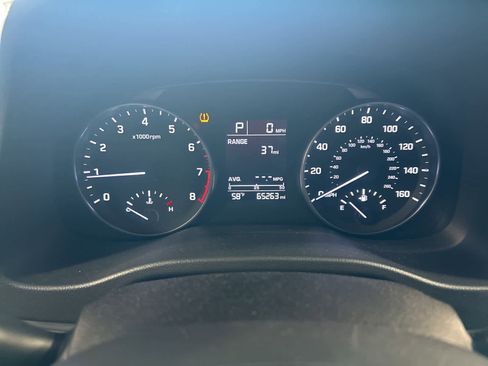 Used 2017 Hyundai Elantra SE image 30