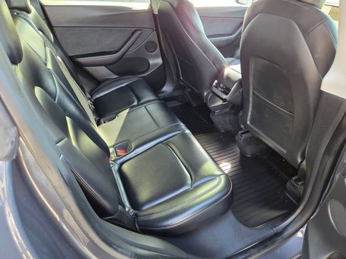 Used 2022 Tesla Model Y Performance AWD/4WD image 19