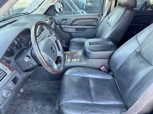 Used 2011 GMC Yukon Denali RWD image 42
