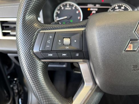 Used 2024 Mitsubishi Outlander ES FWD image 17