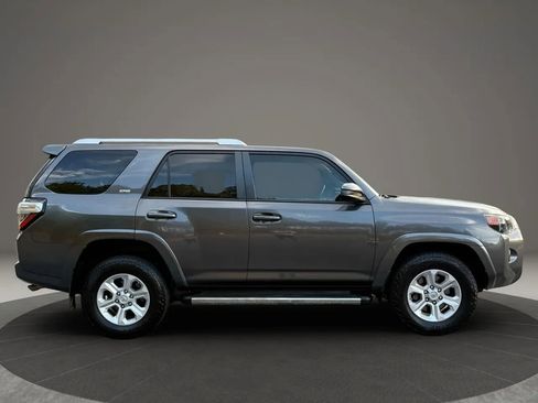 Used 2016 Toyota 4Runner SR5 image 11