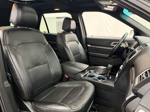 Used 2016 Ford Explorer Limited image 32