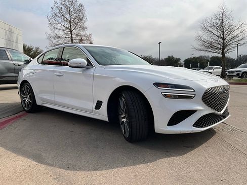 Used 2025 Genesis G70 2.5T image 5