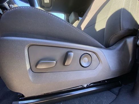 New 2025 GMC Canyon Elevation w/ Convenience Package image 12