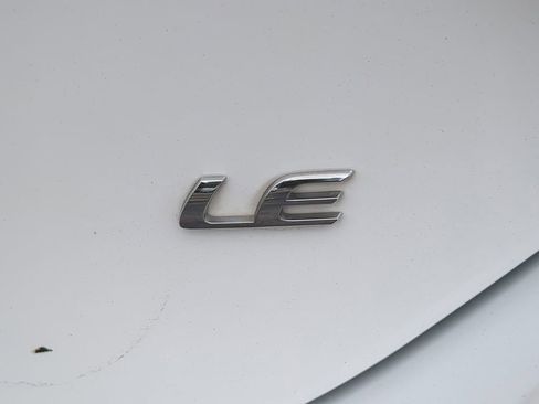 Used 2016 Toyota Corolla LE image 10