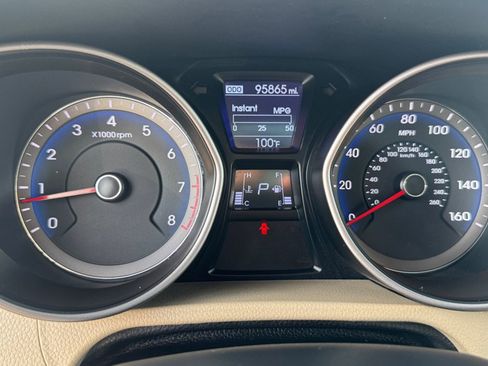 Used 2013 Hyundai Elantra GT w/ Tech Pkg FWD image 18