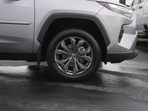 Used 2023 Toyota RAV4 XLE Premium image 4