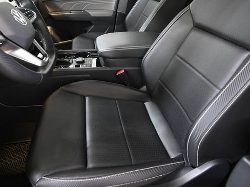 Used 2023 Volkswagen Atlas Cross Sport SEL R-Line AWD/4WD image 8