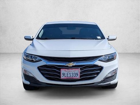Used 2021 Chevrolet Malibu LT FWD image 2
