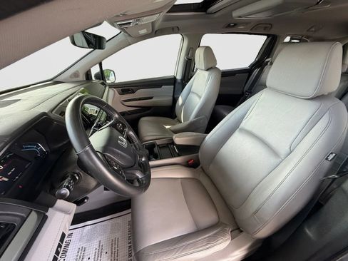 Used 2018 Honda Odyssey Touring image 13