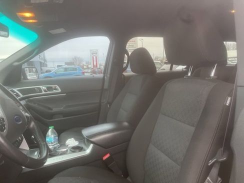 Used 2011 Ford Explorer XLT w/ 201A Rapid Spec Order Code image 2