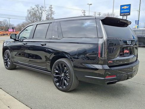 New 2026 Cadillac Escalade ESV Platinum Sport w/ LPO, ONYX Package image 7