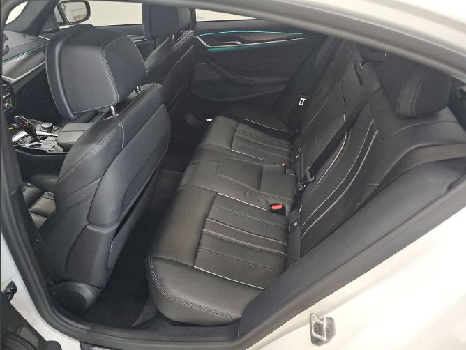 Used 2022 BMW M550i xDrive w/ Shadowloine Package AWD/4WD image 7