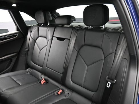 Certified 2025 Porsche Macan image 24
