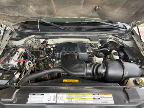 Used 1999 Ford Expedition XLT image 24