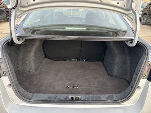 Used 2025 Nissan Versa SV image 29