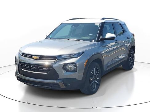 Certified 2023 Chevrolet TrailBlazer ACTIV w/ Technology Package FWD image 2