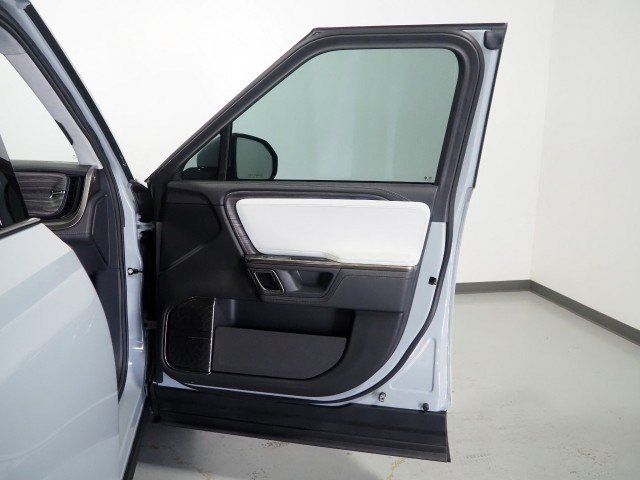 Used 2022 Rivian R1T AWD Adventure Quad image 72