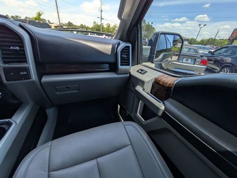 Used 2018 Ford F150 Lariat AWD/4WD image 17