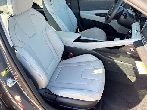 New 2026 Hyundai Elantra Limited image 30